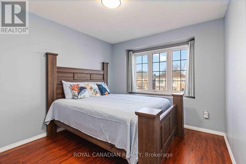 7174 Frontier Ridge S, Mississauga, ON - Indoor Photo Showing Bedroom