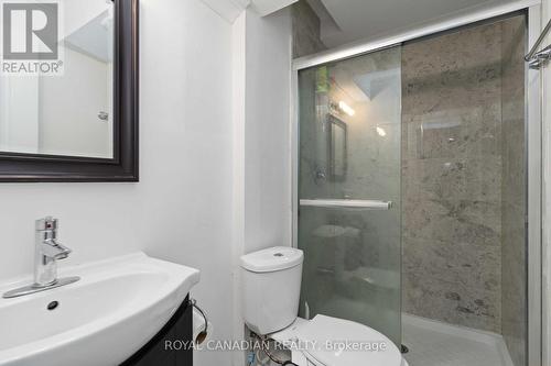 7174 Frontier Ridge S, Mississauga, ON - Indoor Photo Showing Bathroom