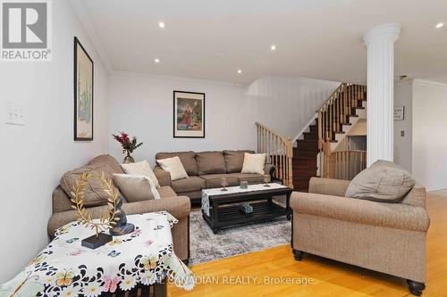 7174 Frontier Ridge S, Mississauga, ON - Indoor Photo Showing Living Room