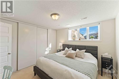 792 Lakeridge Drive, Ottawa, ON - Indoor Photo Showing Bedroom