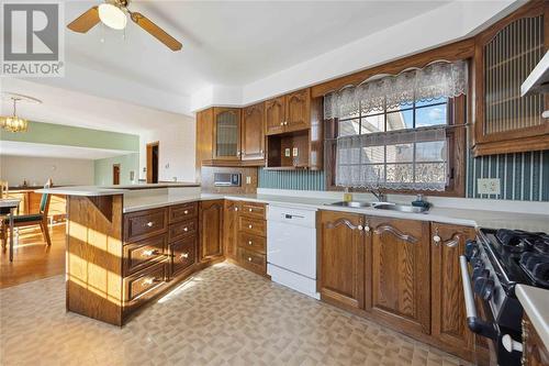 949 Dagan Drive, Sarnia, ON - Indoor Photo Showing Kitchen With Double Sink