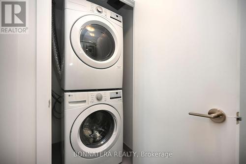 1703 - 4130 Parkside Village Drive, Mississauga, ON - Indoor Photo Showing Laundry Room