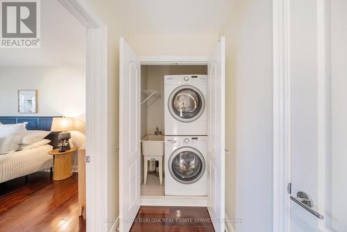 5J Brussels Street, Toronto, ON - Indoor Photo Showing Laundry Room