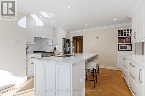 1404 Tecumseh Park Drive, Mississauga, ON - Indoor Photo Showing Kitchen With Double Sink With Upgraded Kitchen