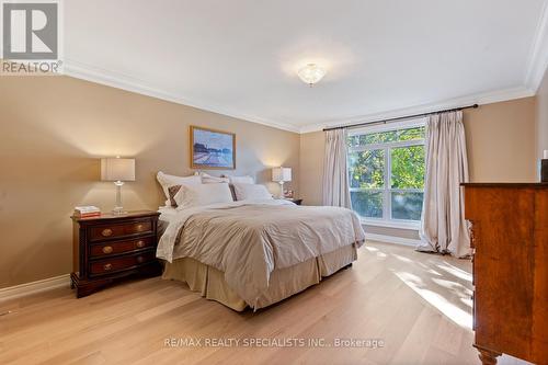 1404 Tecumseh Park Drive, Mississauga, ON - Indoor Photo Showing Bedroom