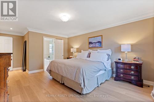 1404 Tecumseh Park Drive, Mississauga, ON - Indoor Photo Showing Bedroom