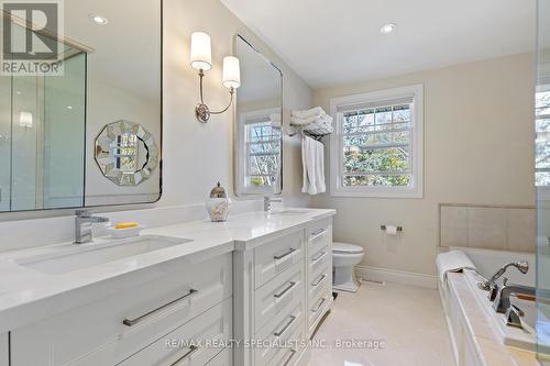 1404 Tecumseh Park Drive, Mississauga, ON - Indoor Photo Showing Bathroom