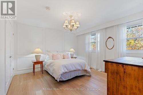 1404 Tecumseh Park Drive, Mississauga, ON - Indoor Photo Showing Bedroom