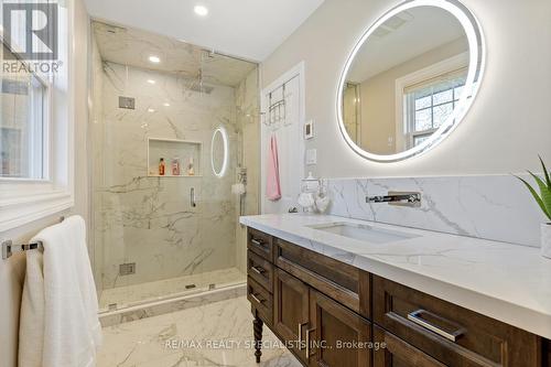 1404 Tecumseh Park Drive, Mississauga, ON - Indoor Photo Showing Bathroom