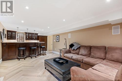 1404 Tecumseh Park Drive, Mississauga, ON - Indoor Photo Showing Living Room