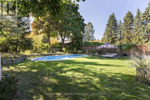 1404 Tecumseh Park Drive, Mississauga, ON - Outdoor With In Ground Pool With Backyard