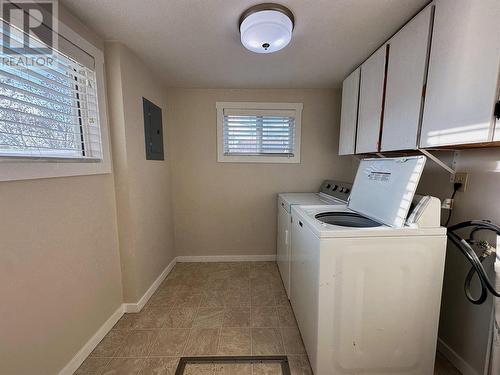 1117 105 Avenue, Dawson Creek, BC - Indoor Photo Showing Laundry Room