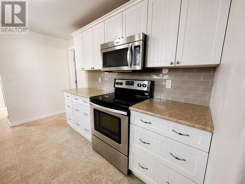 1117 105 Avenue, Dawson Creek, BC - Indoor Photo Showing Kitchen