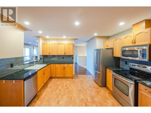 3948 Finnerty Road Unit# 114, Penticton, BC - Indoor Photo Showing Kitchen