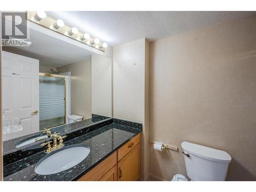 3948 Finnerty Road Unit# 114, Penticton, BC - Indoor Photo Showing Bathroom