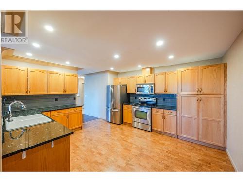 3948 Finnerty Road Unit# 114, Penticton, BC - Indoor Photo Showing Kitchen