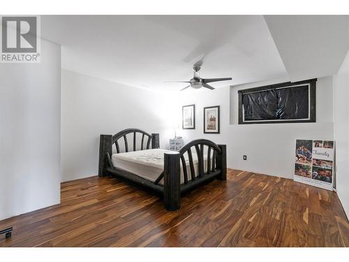 2605 Golf Course Drive, Blind Bay, BC - Indoor Photo Showing Bedroom