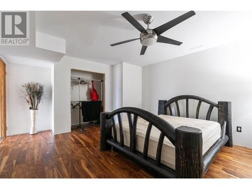 2605 Golf Course Drive, Blind Bay, BC - Indoor Photo Showing Bedroom