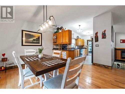 2605 Golf Course Drive, Blind Bay, BC - Indoor Photo Showing Dining Room