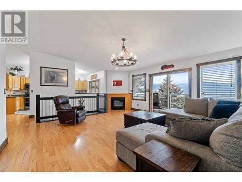 2605 Golf Course Drive, Blind Bay, BC - Indoor Photo Showing Living Room With Fireplace