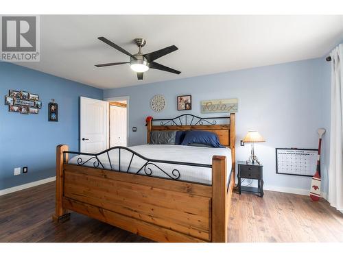 2605 Golf Course Drive, Blind Bay, BC - Indoor Photo Showing Bedroom