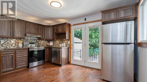 275 Ridout Street S, London, ON - Indoor Photo Showing Kitchen