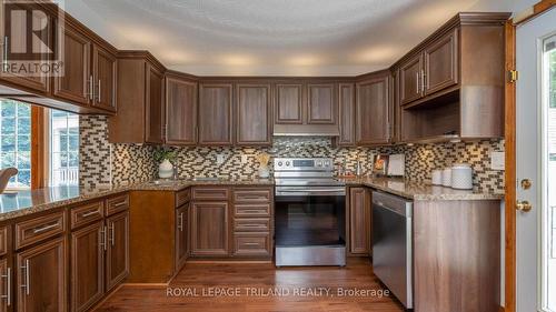 275 Ridout Street S, London, ON - Indoor Photo Showing Kitchen