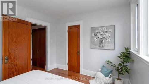 275 Ridout Street S, London, ON - Indoor Photo Showing Bedroom