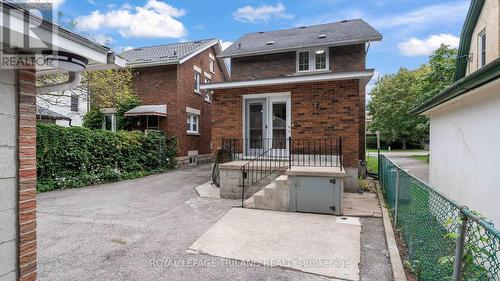 275 Ridout Street S, London, ON - Outdoor With Exterior