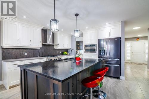 349 Munnoch Boulevard, Woodstock, ON - Indoor Photo Showing Kitchen With Upgraded Kitchen