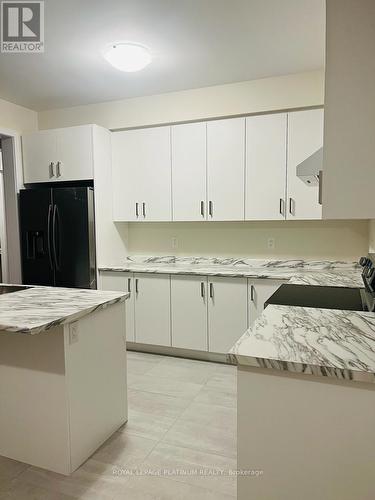 113 Stern Drive, Welland, ON - Indoor Photo Showing Kitchen