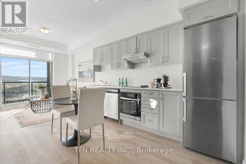 522 - 600 North Service Road W, Hamilton, ON - Indoor Photo Showing Kitchen With Stainless Steel Kitchen With Upgraded Kitchen