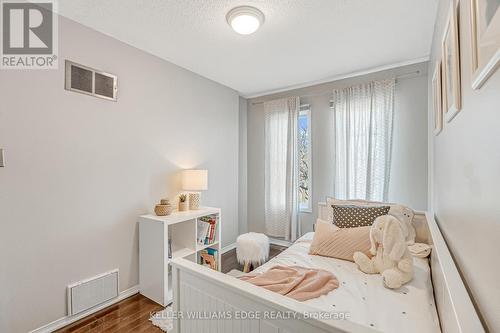 1806 Hobson Drive, Burlington, ON - Indoor Photo Showing Bedroom