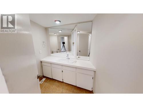 4383 Karindale Road, Kamloops, BC - Indoor Photo Showing Bathroom