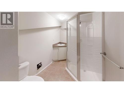 4383 Karindale Road, Kamloops, BC - Indoor Photo Showing Bathroom