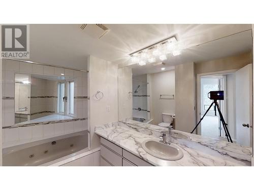 4383 Karindale Road, Kamloops, BC - Indoor Photo Showing Bathroom