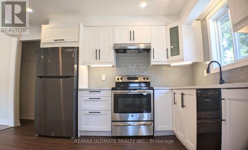 3089 Parkgate Crescent, Burlington, ON - Indoor Photo Showing Kitchen With Upgraded Kitchen