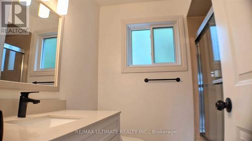 3089 Parkgate Crescent, Burlington, ON - Indoor Photo Showing Bathroom