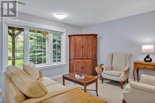 41 - 301 Carnegie Avenue, Peterborough (Northcrest), ON - Indoor Photo Showing Living Room