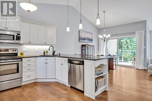 41 - 301 Carnegie Avenue, Peterborough (Northcrest), ON - Indoor Photo Showing Kitchen With Stainless Steel Kitchen With Upgraded Kitchen