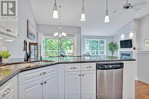 41 - 301 Carnegie Avenue, Peterborough (Northcrest), ON - Indoor Photo Showing Kitchen