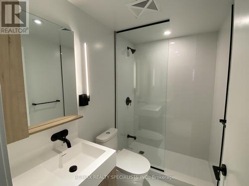 406 - 127 Broadway Avenue S, Toronto, ON - Indoor Photo Showing Bathroom