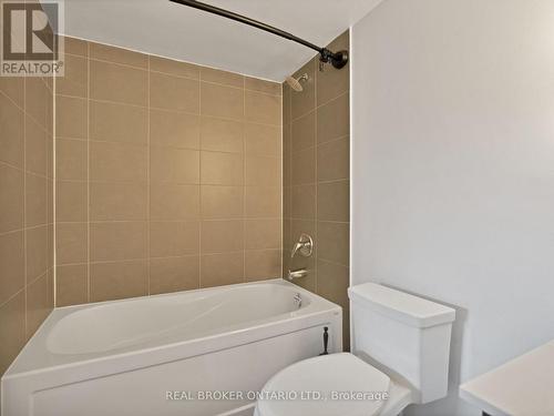 301 - 320 Richmond Street E, Toronto, ON - Indoor Photo Showing Bathroom