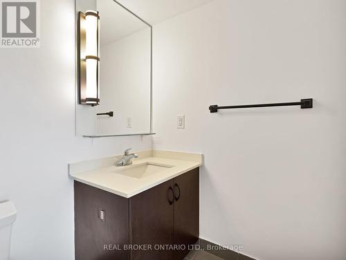 301 - 320 Richmond Street E, Toronto, ON - Indoor Photo Showing Bathroom