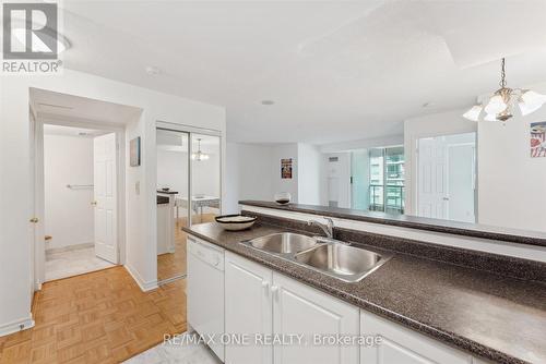 909 - 7 Lorraine Drive, Toronto, ON - Indoor Photo Showing Kitchen With Double Sink