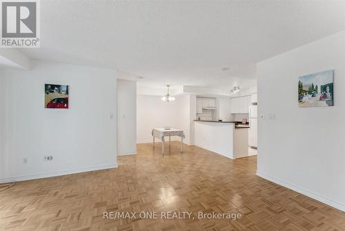 909 - 7 Lorraine Drive, Toronto, ON - Indoor