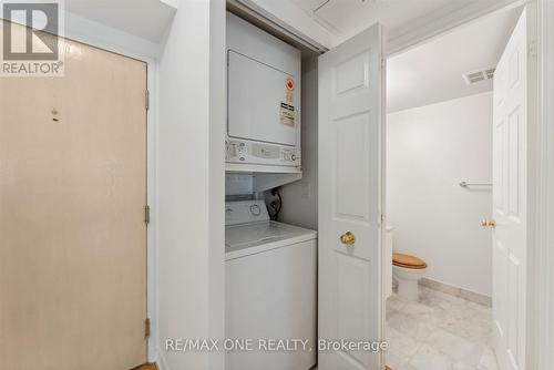 909 - 7 Lorraine Drive, Toronto, ON - Indoor Photo Showing Laundry Room