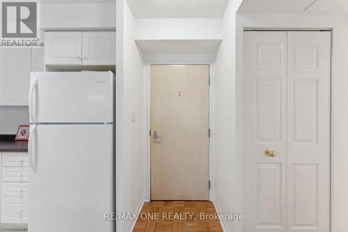 909 - 7 Lorraine Drive, Toronto, ON - Indoor Photo Showing Other Room