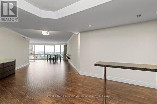 2014 - 1001 Bay Street, Toronto, ON - Indoor