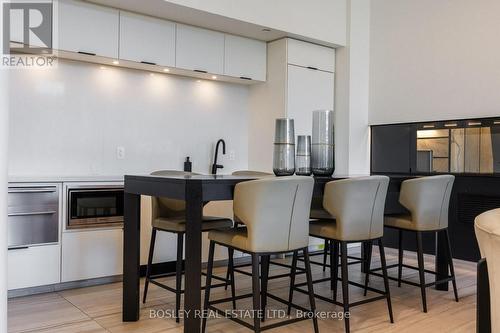 Ph16 - 80 Vanauley Street, Toronto, ON - Indoor Photo Showing Dining Room